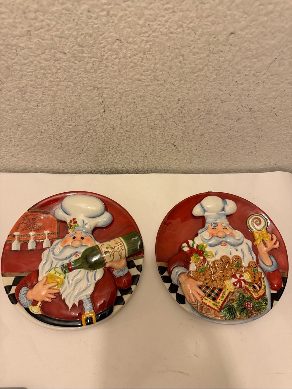 New GANZ Red Santa Chef Decorative Wall Plates - Set of 2 G21